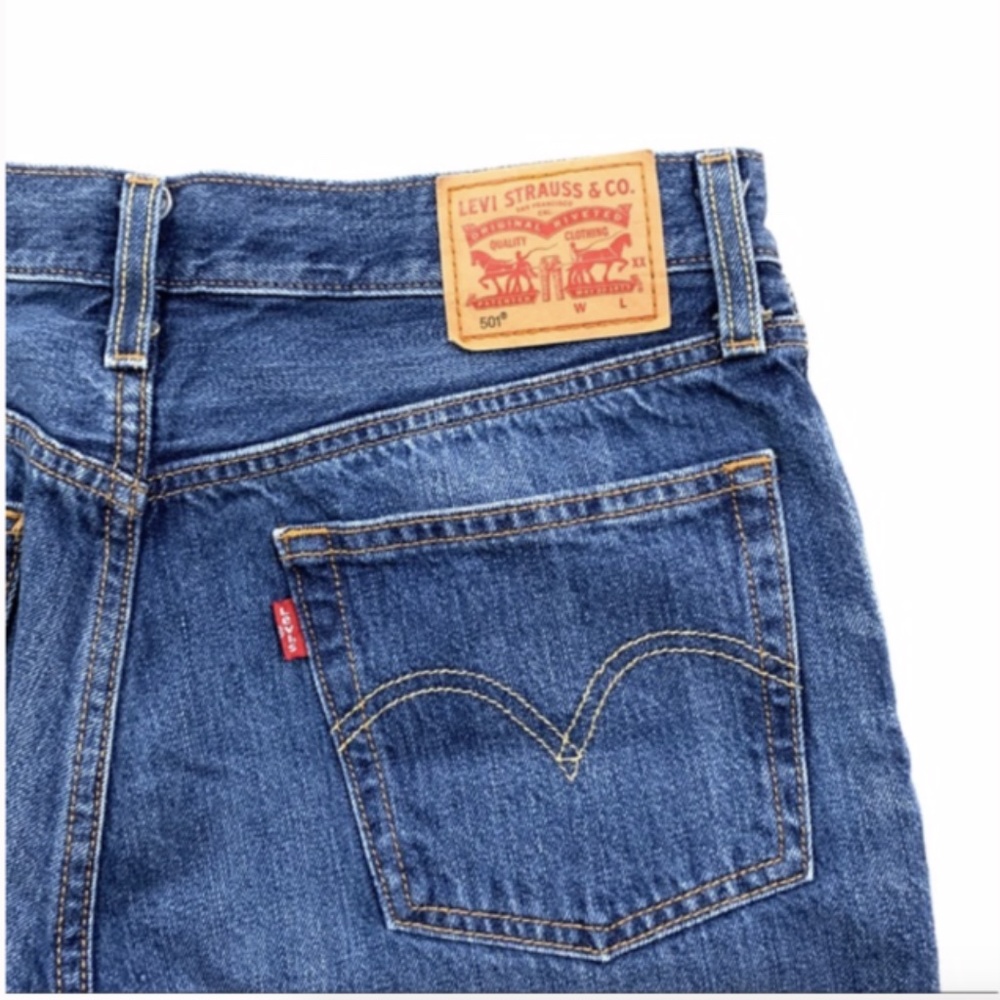 LEVI's 501 iconic blue jeans -"Lonesome Road" wash